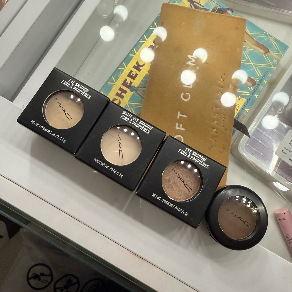 Mac eyeshadows (4)